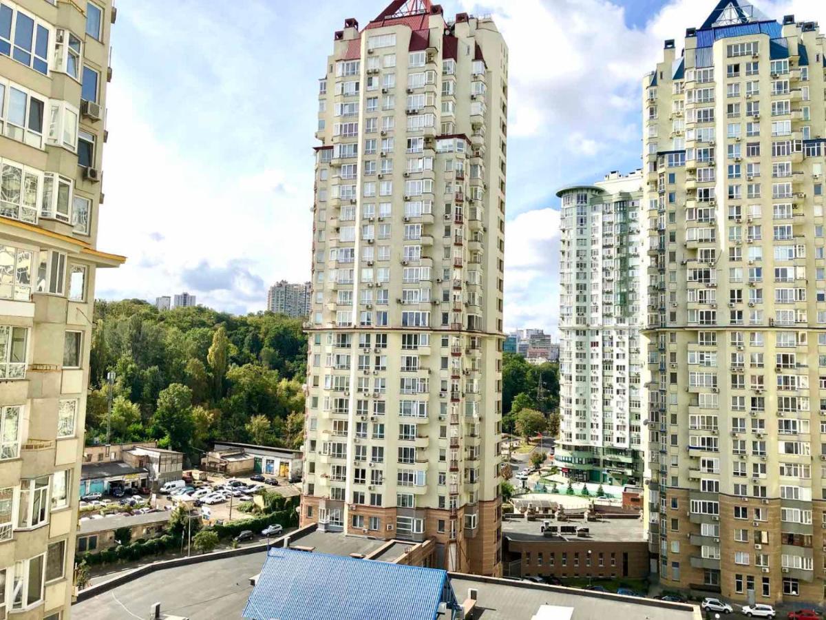 Navit Apartments With Breakfast, Near The Railway Station, The City Center, The Park Kiev Eksteriør bilde