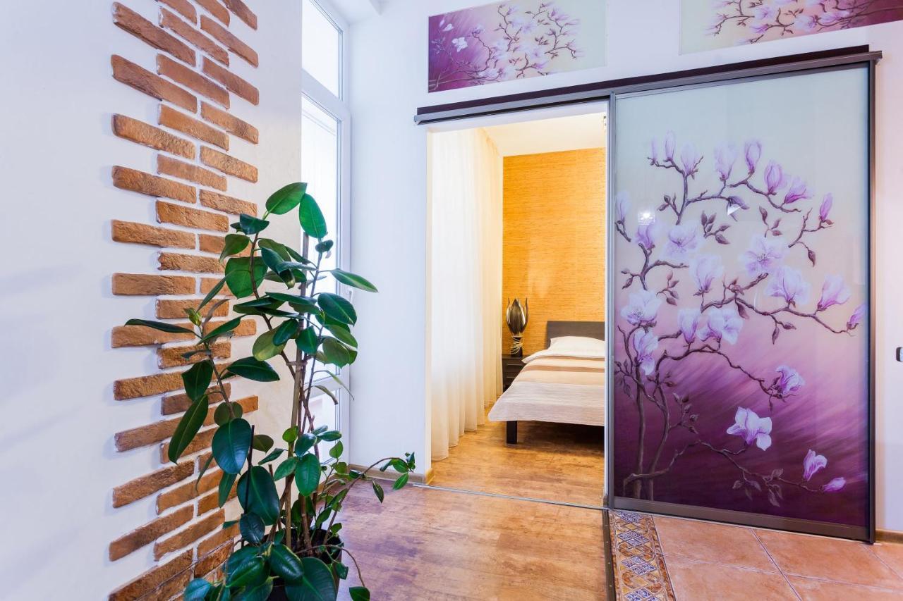 Navit Apartments With Breakfast, Near The Railway Station, The City Center, The Park Kiev Eksteriør bilde