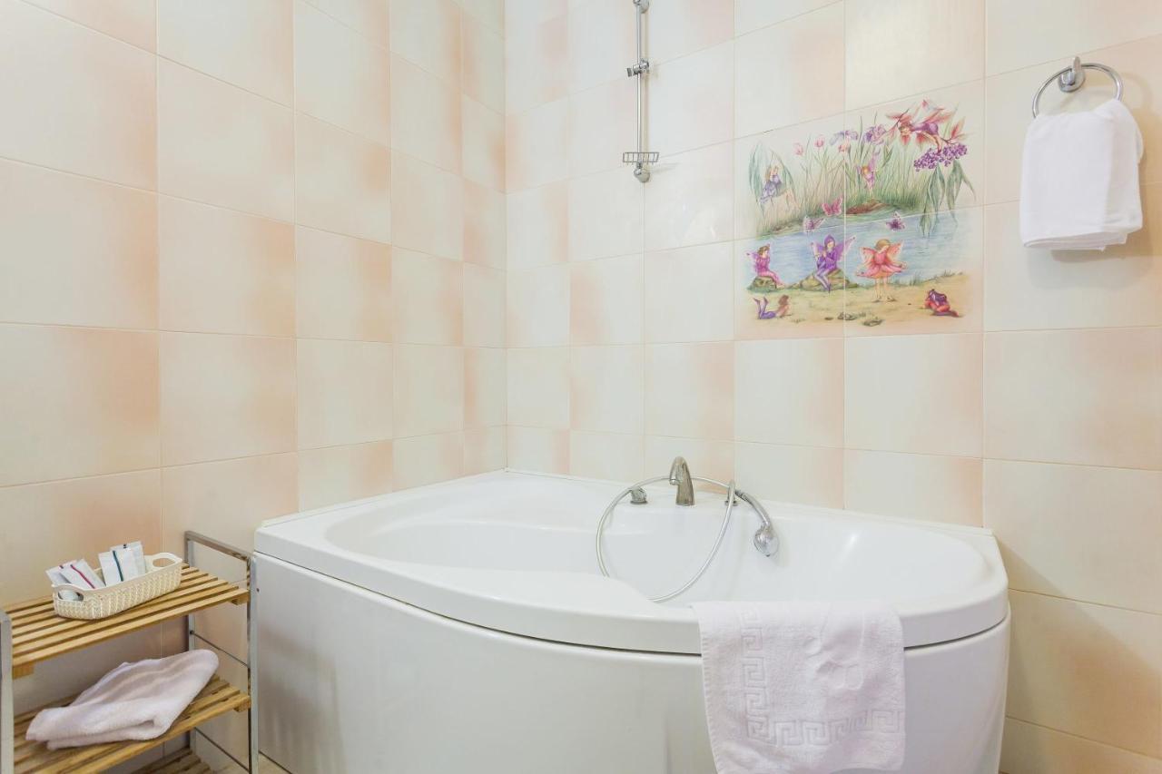 Navit Apartments With Breakfast, Near The Railway Station, The City Center, The Park Kiev Eksteriør bilde